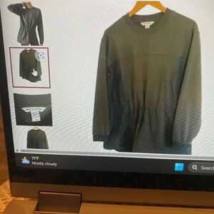 Athleta Triumph Hybrid Crewneck Sweatshirt M